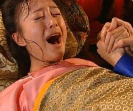 古代女子生孩子为什么要烧热水 这热水究竟是用来做什么的