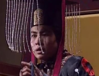 同是偏远的汉室后裔，刘焉怎么成了汉末割据？