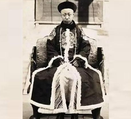 清帝退位诏书到底是什么样的 清帝退位诏书的意义是什么