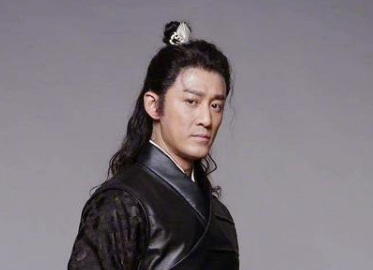 《倚天屠龙记》的主演分别是谁？无忌不哭死神，赵敏肤若凝脂