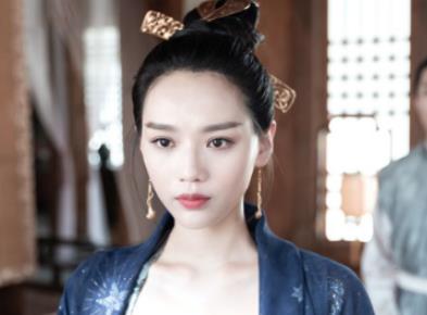 《传闻中的陈芊芊》陈楚楚不是东梁女帝的亲生女儿吗？