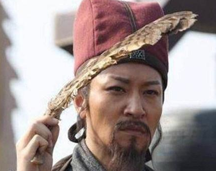 宋江夸赞关胜时，林冲为什么要怪吴用?