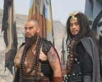 鲁智深敢怼宋江武松，为什么会特别听杨志的话?