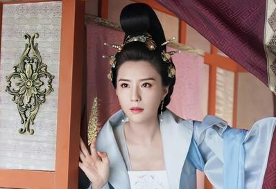 《月上重火》鲍天琦扮演的是谁？开启助攻模式 演技细节获赞