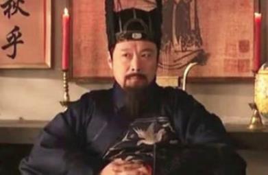 杨廷和助朱厚熜当皇帝，朱厚熜为何反过来打击他？