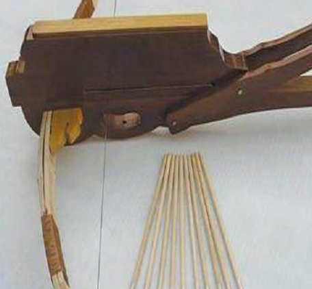 古代打仗弓箭连盔甲都射不穿 古人打仗为什么还拼命放箭