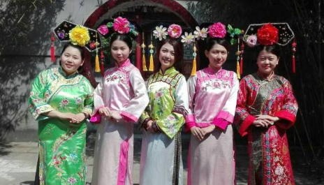 清朝时期的格格和公主有什么区别 谁的权力更大一些呢