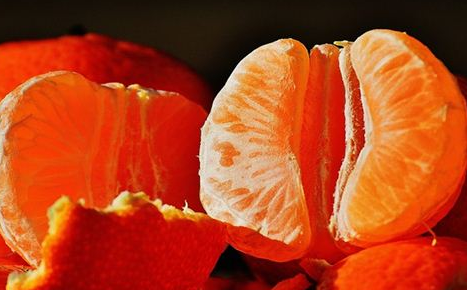 梦见“橘子”象征什么？与哪些现实的影响有关？