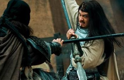 武将兵器碰撞为何不横着划过去呢 里面有什么讲究吗