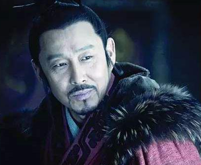 有人在禅让仪式上大摇大摆走了,让新皇帝出丑,为何却安然无恙?