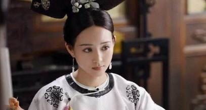 此女24年在宫中无名无分，为何得到康熙的尊重？