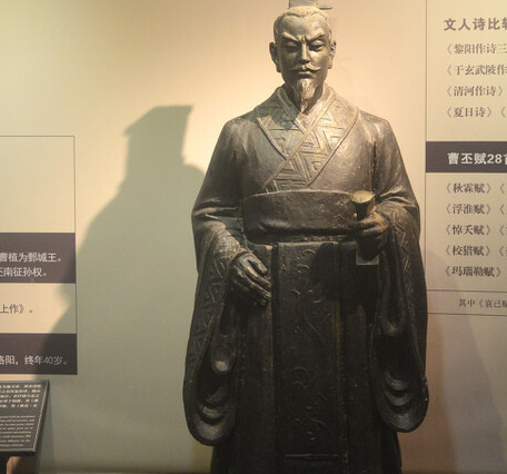 刘备夷陵战败后 曹魏为什么不痛打落水狗而是攻打东吴