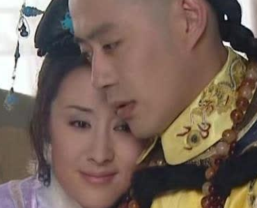 孝庄太后不喜欢董鄂妃为什么不让康熙皇帝废掉她的皇后封号？