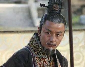 赵佗的一生有多传奇？从秦朝武将到南越君王，打造93年王国成百岁帝王