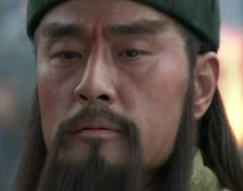 襄樊之战时，糜芳为何在东吴军队偷袭荆州之时，就投降了？