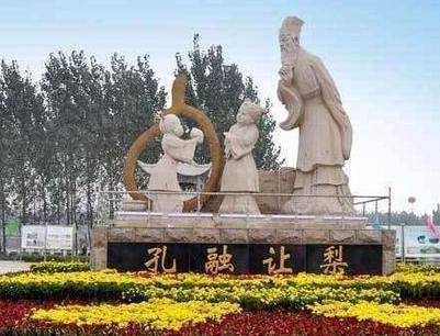 说说孔融让梨背后的黑暗真相 哥哥因为一个梨搭上的性命