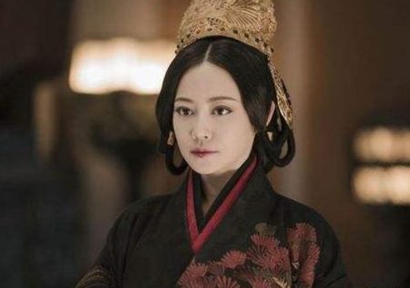 为什么说没有华阳夫人就没有秦始皇 因为华阳夫人收他父亲做继承人