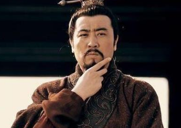 诸葛亮在夷陵之战后，为何不先收回荆州，再北伐曹魏呢？