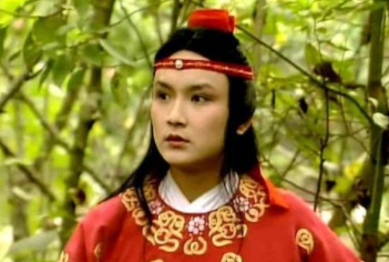 红楼梦中贾宝玉戴的通灵宝玉到底是什么样的?