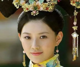 顺治帝的董鄂妃与雍正帝的孝敬宪皇后是什么关系？她们的命运有何不同？