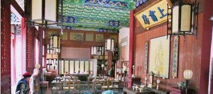 上书房和南书房有什么不同之处？清朝“上书房行走”是什么意思？