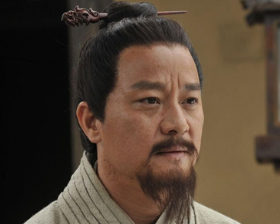 范雎在去到秦国之前，都经历过哪些事情？