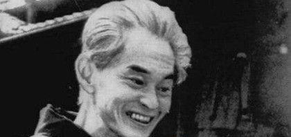 日本作家川端康成简介：文学界该怎样评价川端康成?