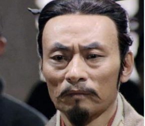 从屈辱厕所求生到秦国风光宰相，范睢的仕途有多坎坷