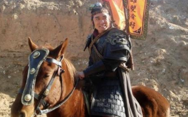 水浒传董平的长相如何？他的绰号为何叫双枪将？