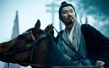 从上帝视角来看，西汉和东汉的历史角色有何不同？