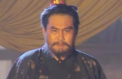 许褚身为曹操身边的猛将，为何会被张飞轻松击败呢？