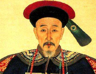 和珅走向贪污这条不归路的过程中，谁起到推波助澜的作用？