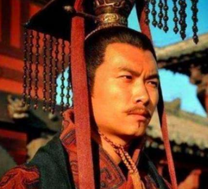 刘备一直都是打着匡扶汉室的旗号 汉献帝退位后刘备为什么自己当皇帝了