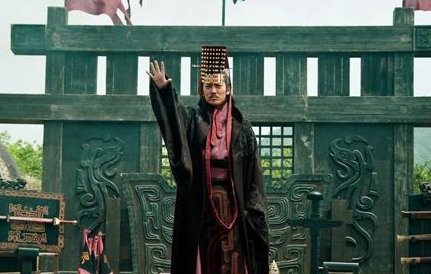 曹丕、刘备先后称帝，孙权怎么迟迟不称帝？