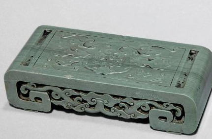 墨床是古代文房用具之一，从传世墨床来看什么材质最多？