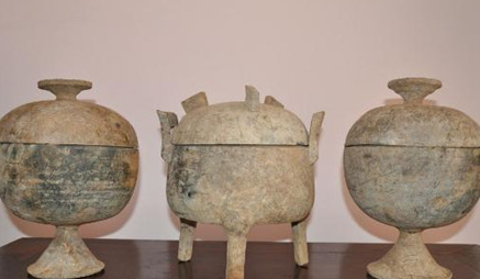 中国陶瓷器的历史非常久远，在春秋战国时期有哪些特点？