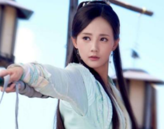 《半城风月》改编自同名，女主是李一桐
