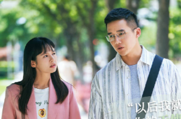 《小舍得》里夏欢欢为什么能考第一？是剧情bug吗？