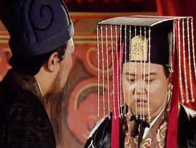 诸葛亮和刘禅的关系本来十分和谐，为何后来会产生变化？