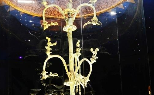 三星堆出土的青铜神树，它的真正作用是什么？