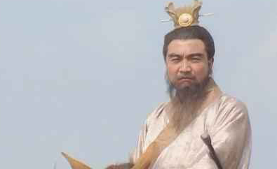 和刘备对立后，为何曹操仍然对关羽赞不绝口呢？