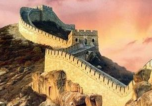 在面对匈奴的时，秦始皇选择花费人力钱财修筑长城，是为何？