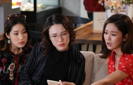 《宝宝大过天》在TVB翡翠台首播，剧情涉及幼儿教育题材