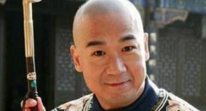 与纪晓岚不同的是，历史上的刘墉如何成了和珅的对手？