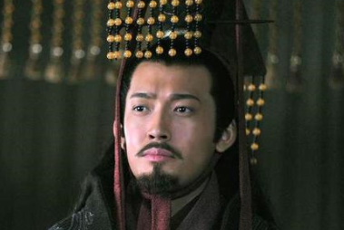 孙权继位的时候才十多岁，为何却能稳坐大位呢？