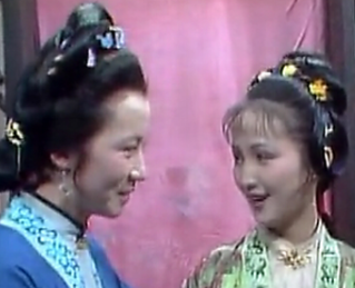 红楼梦中李纨在贾府的地位有多重要？她与凤姐的关系如何？