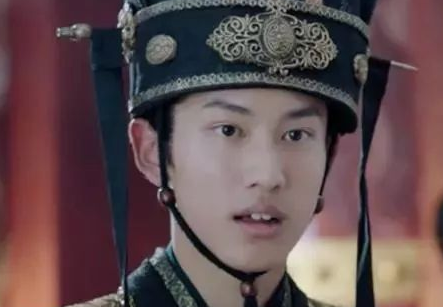 李世民割下李建成的头颅前，还做了什么事？