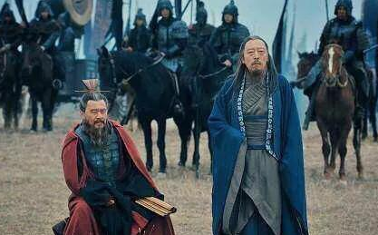 曹操临死前为什么只杀杨修不杀司马懿 司马懿的威胁不是更大吗