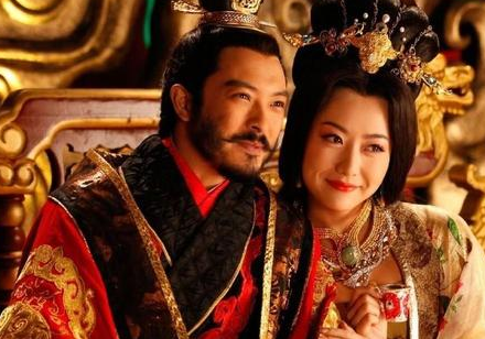 李建成和李世民互斗的时候 李渊为什么会保持中立的态度