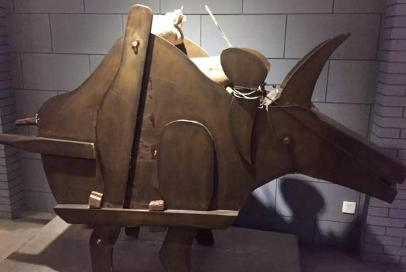 诸葛亮是如何发明木牛流马的？木牛流马能运输多少粮食？